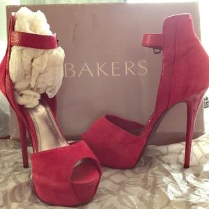 Beautiful  red stilettos in  excellent condition